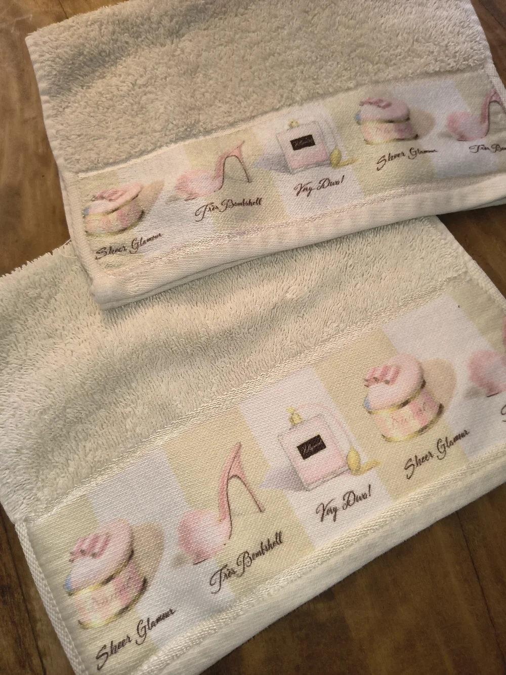 Hand Towel Pair with Pink Fashion Motif